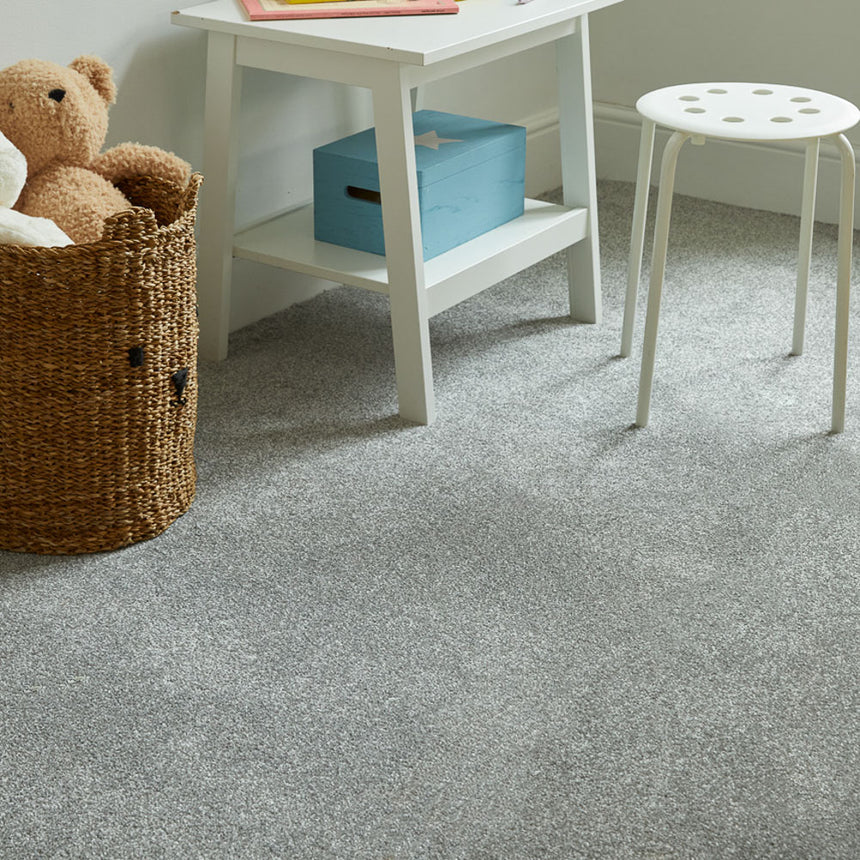 Peak Frost Inglewood Saxony Carpet by Cormar