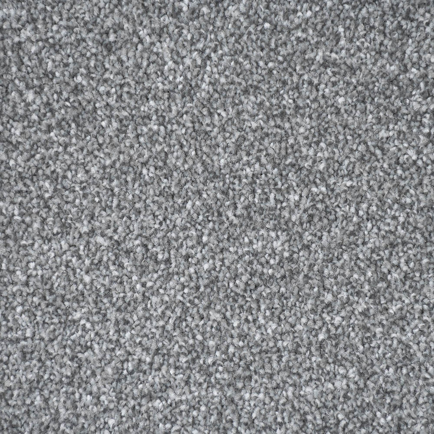 Peak Frost Inglewood Saxony Carpet by Cormar