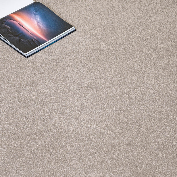 Pebble Beige Bellevue Saxony Carpet