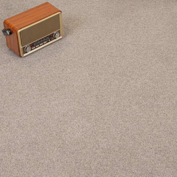 White Pepper Hampstead Deluxe 50oz Carpet by Cormar